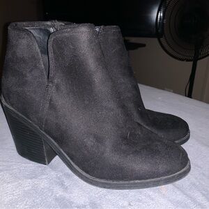 Soda short black boots size 8